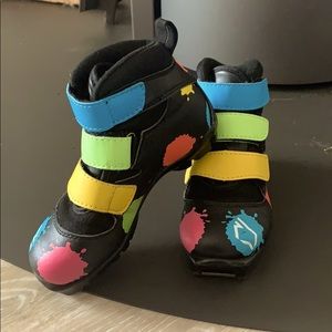 Cross country ski boots